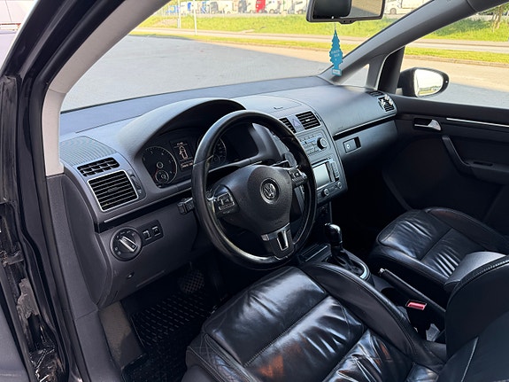 Volkswagen Touran 14 of 29