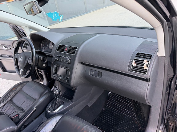 Volkswagen Touran 23 of 29