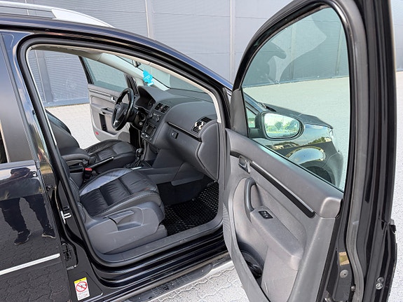 Volkswagen Touran 21 of 29