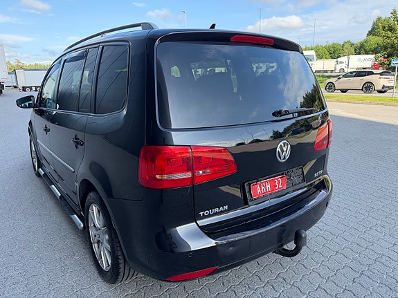 Volkswagen Touran 10 of 29