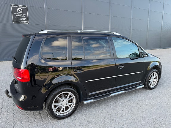 Volkswagen Touran 8 of 29