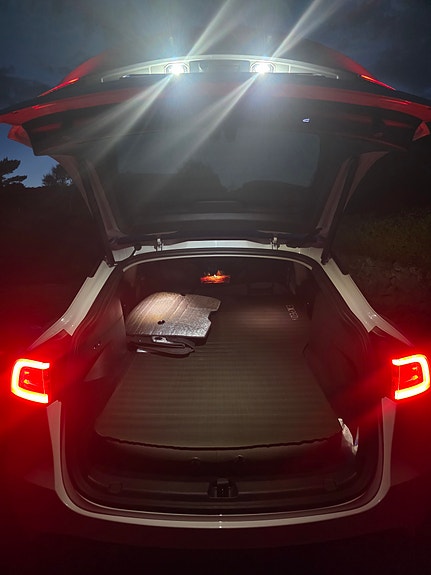 Tesla Model Y 14 of 16