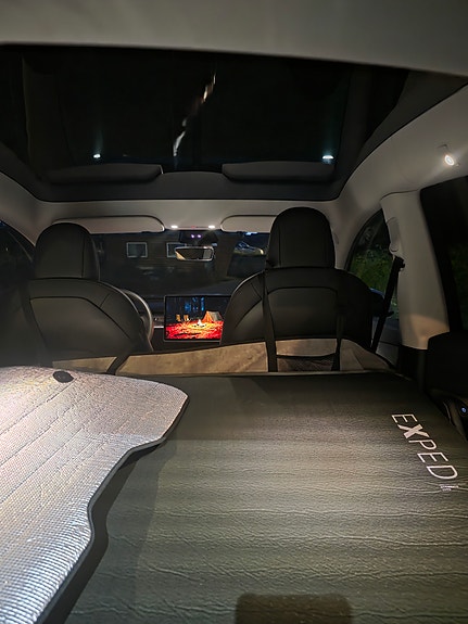 Tesla Model Y 13 of 16