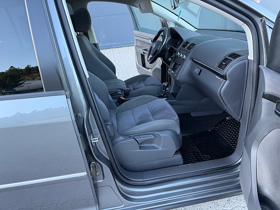 Volkswagen Touran 23 of 30