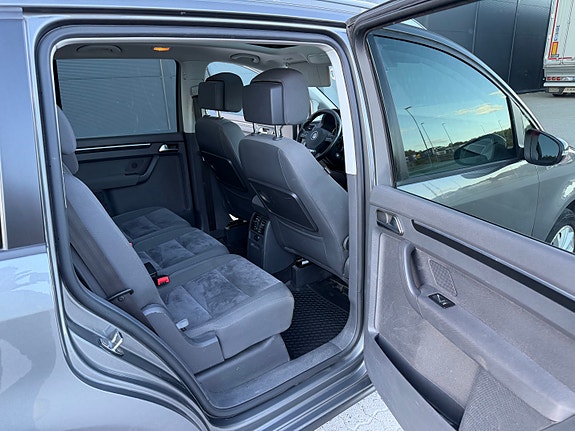 Volkswagen Touran 21 of 30