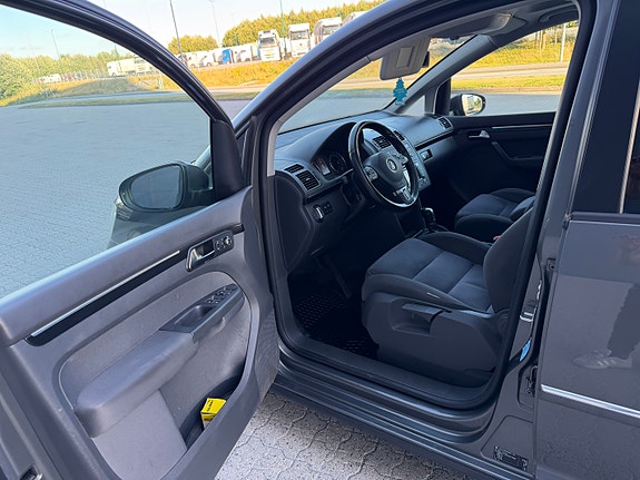 Volkswagen Touran 13 of 30