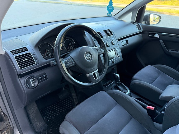 Volkswagen Touran 16 of 30