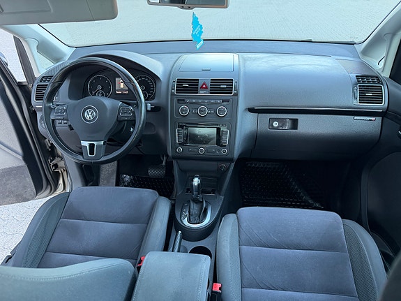 Volkswagen Touran 22 of 30