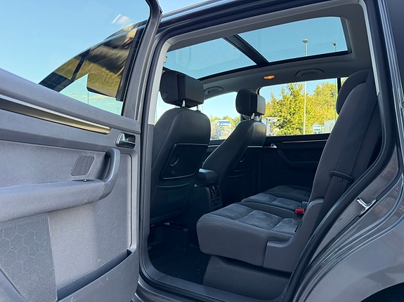 Volkswagen Touran 18 of 30