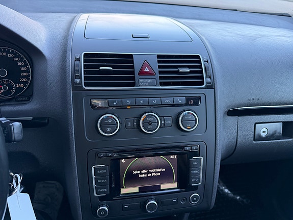 Volkswagen Touran 30 of 30