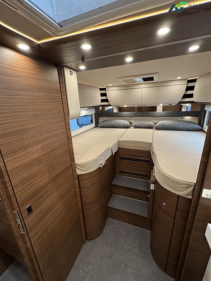 Carthago c-line I 5.9 XL LE (MB) | Uten senkeseng | Mercedes | Alde 17 of 24
