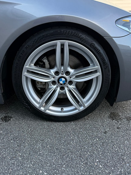 BMW 528i 7 of 30