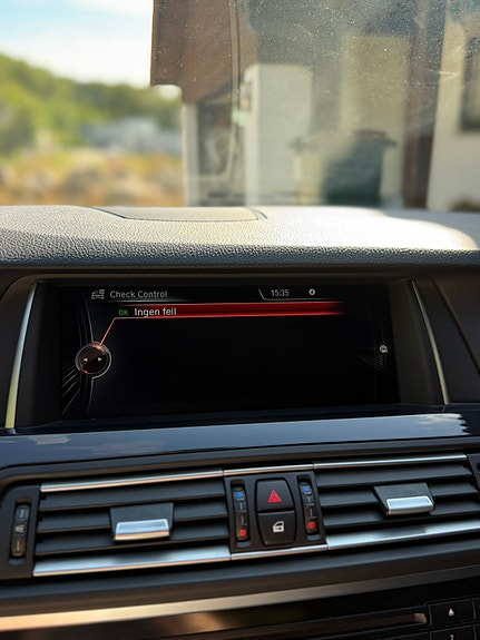 BMW 528i 27 of 30