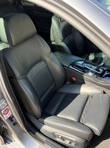BMW 528i 15 of 30