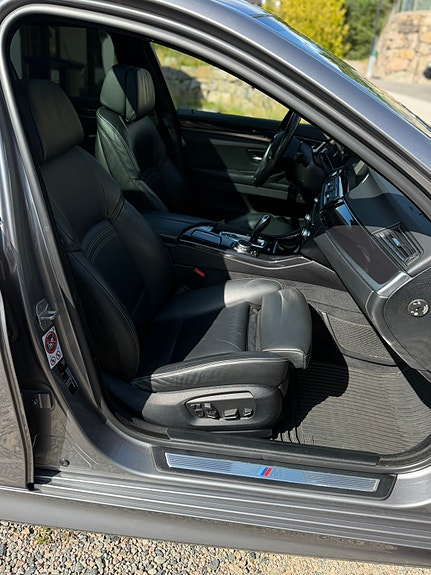 BMW 528i 16 of 30