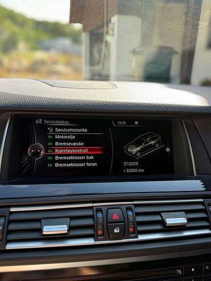 BMW 528i 29 of 30