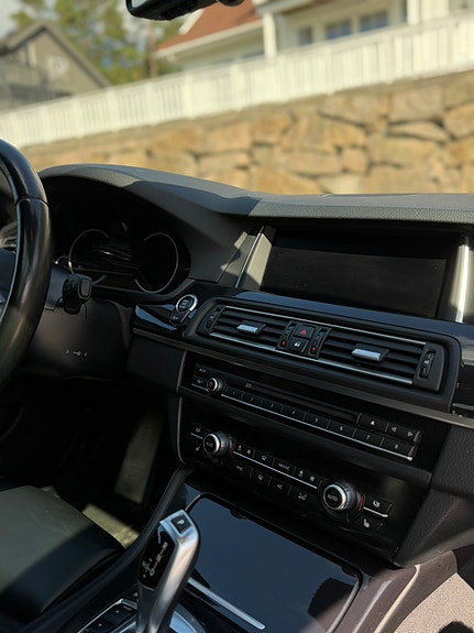 BMW 528i 12 of 30
