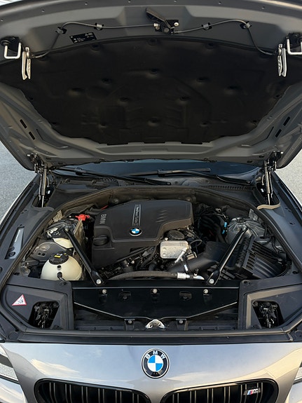 BMW 528i 8 of 30