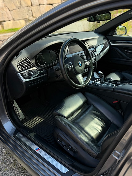 BMW 528i 9 of 30