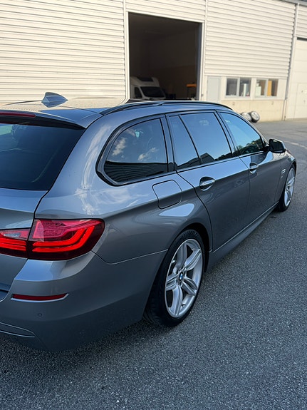BMW 528i 4 of 30