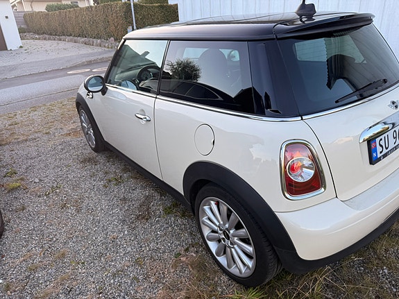 MINI Cooper 6 of 16