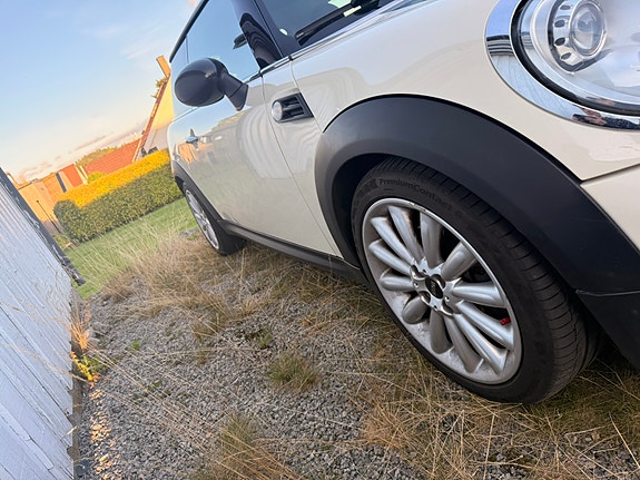 MINI Cooper 2 of 16