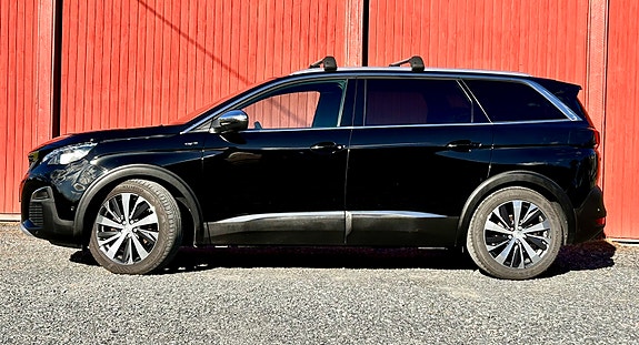 Peugeot 5008 2 of 30