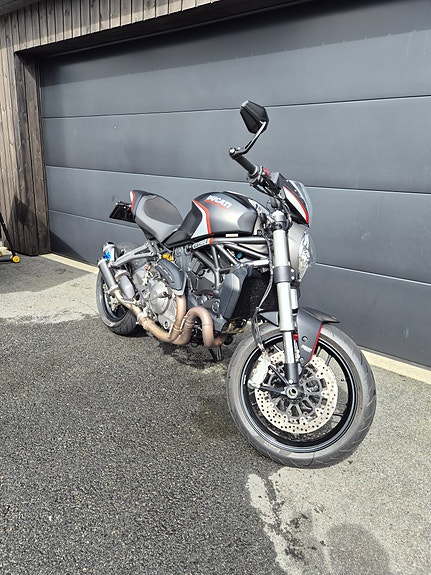Ducati Monster 821 2 of 10