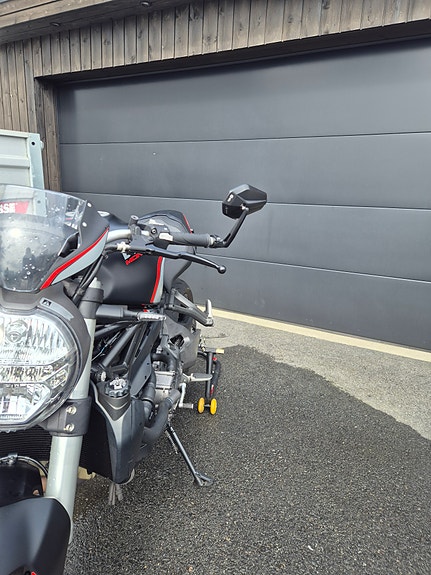 Ducati Monster 821 6 of 10