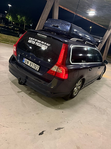Volvo V70 4 of 12