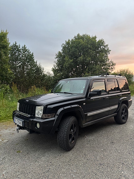 Jeep Commander 5 of 17
