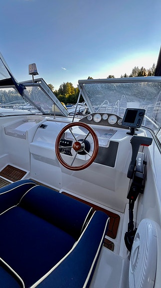Oceanmaster 620DC i god stand med 140 Suzuki 23 of 30