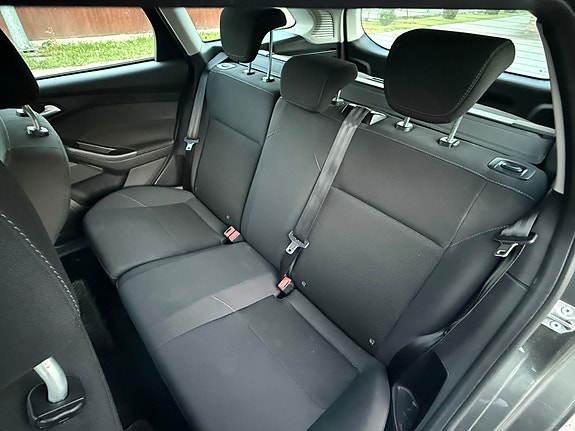 Ford Focus 12 of 13