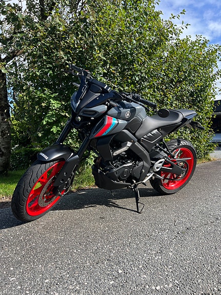 Yamaha MT-125 2 of 30