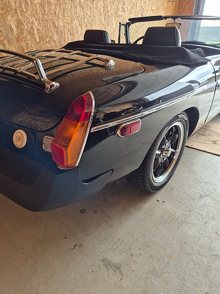 MG MGB 4 of 12