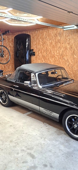 MG MGB 8 of 12