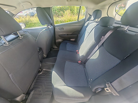 Nissan Leaf 21 of 30