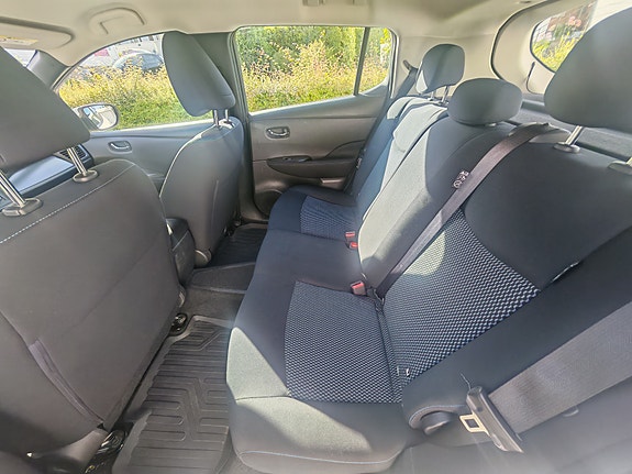 Nissan Leaf 22 of 30