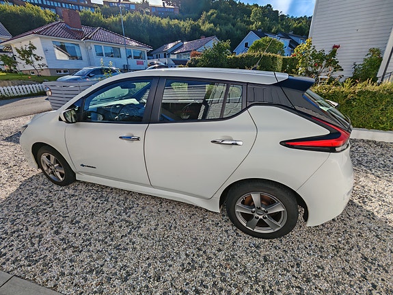 Nissan Leaf 2 of 30
