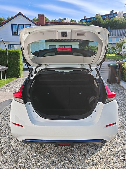 Nissan Leaf 27 of 30