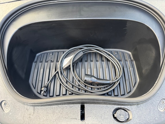 Tesla Model 3 24 of 29