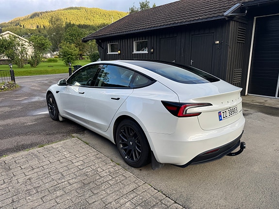 Tesla Model 3 4 of 29