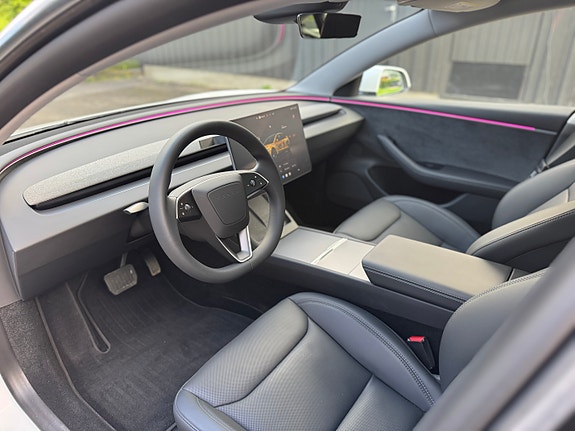Tesla Model 3 14 of 29