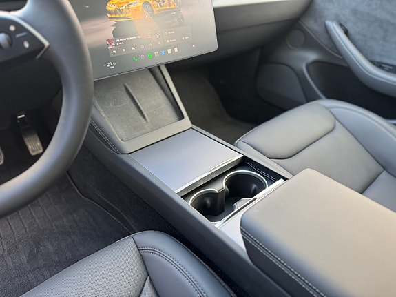 Tesla Model 3 15 of 29