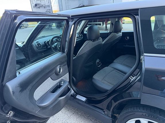 MINI Clubman Cooper D 18 of 30