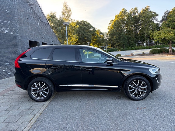 Volvo XC60 6 of 30