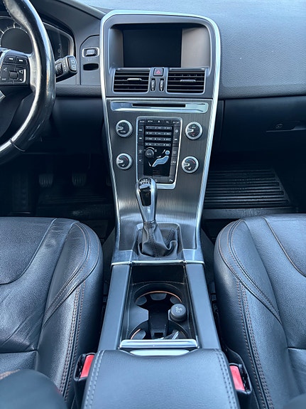Volvo XC60 17 of 30
