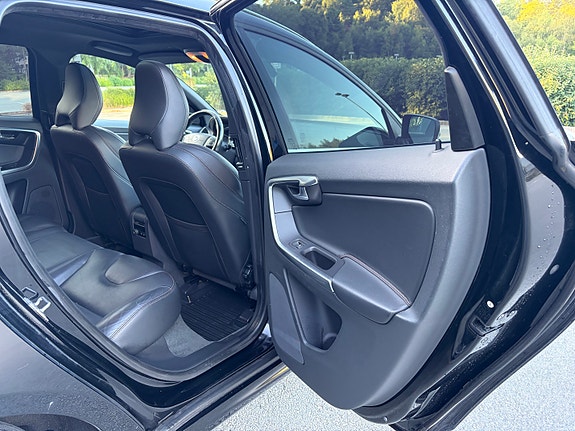 Volvo XC60 20 of 30