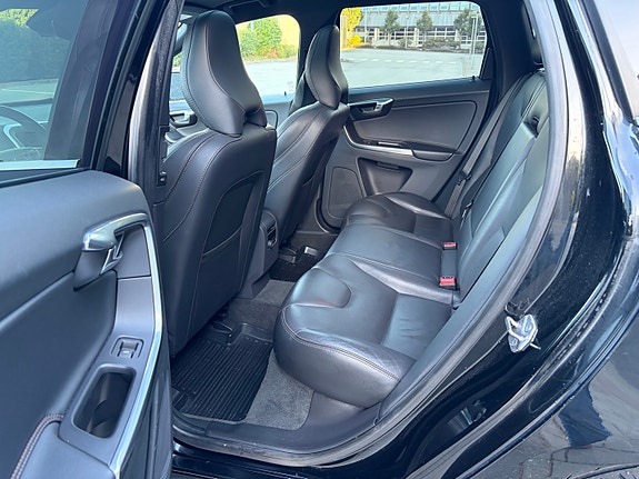 Volvo XC60 19 of 30