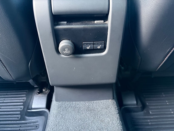 Volvo XC60 25 of 30